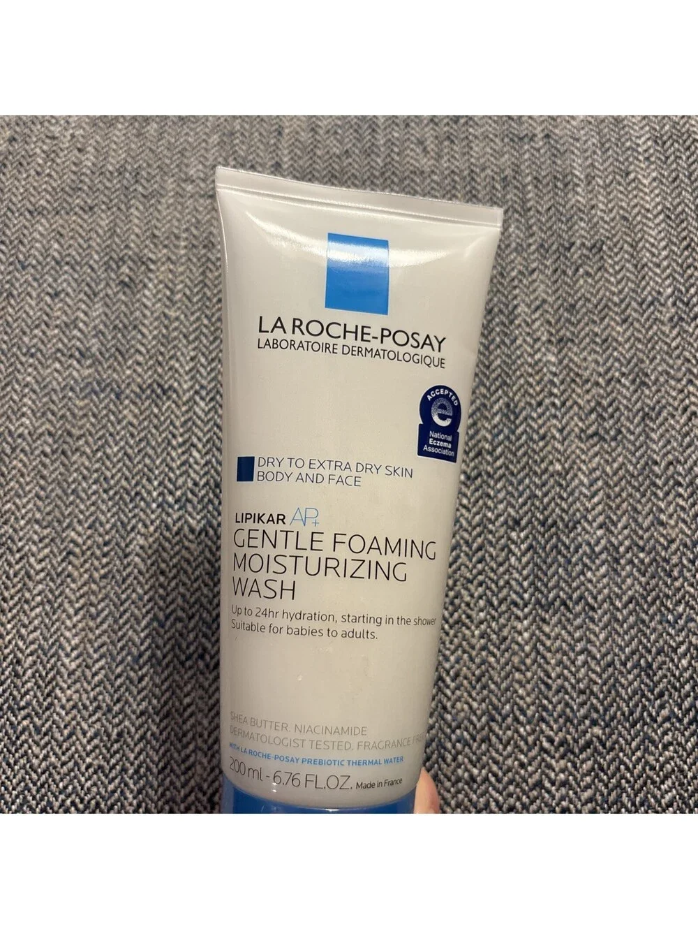 La Roche-Posay Lipikar AP Gentle Foaming Moisturizing Wash 6.76 oz
